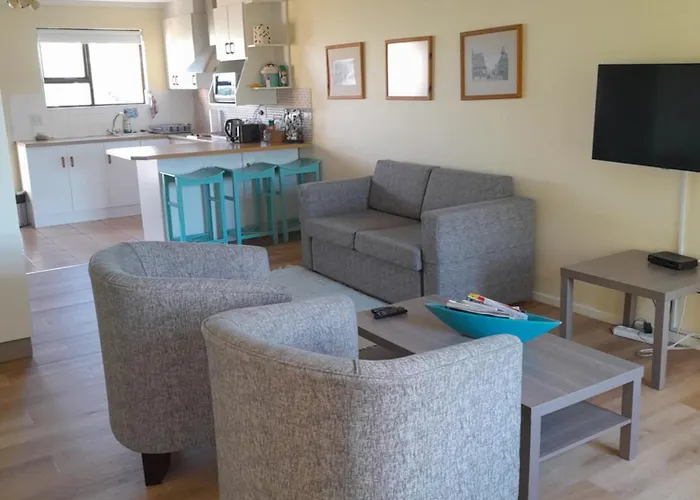 Luxury Studio Sleeps Up To 3 Adults - Sunset Beach