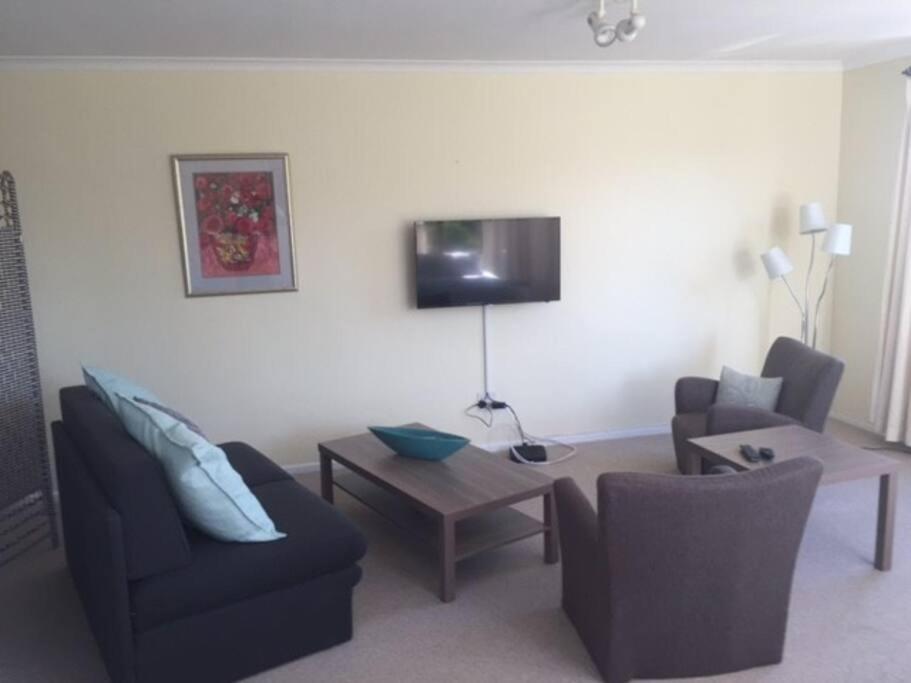 Luxury Sleeps Up To 3 Adults - Sunset Apartment