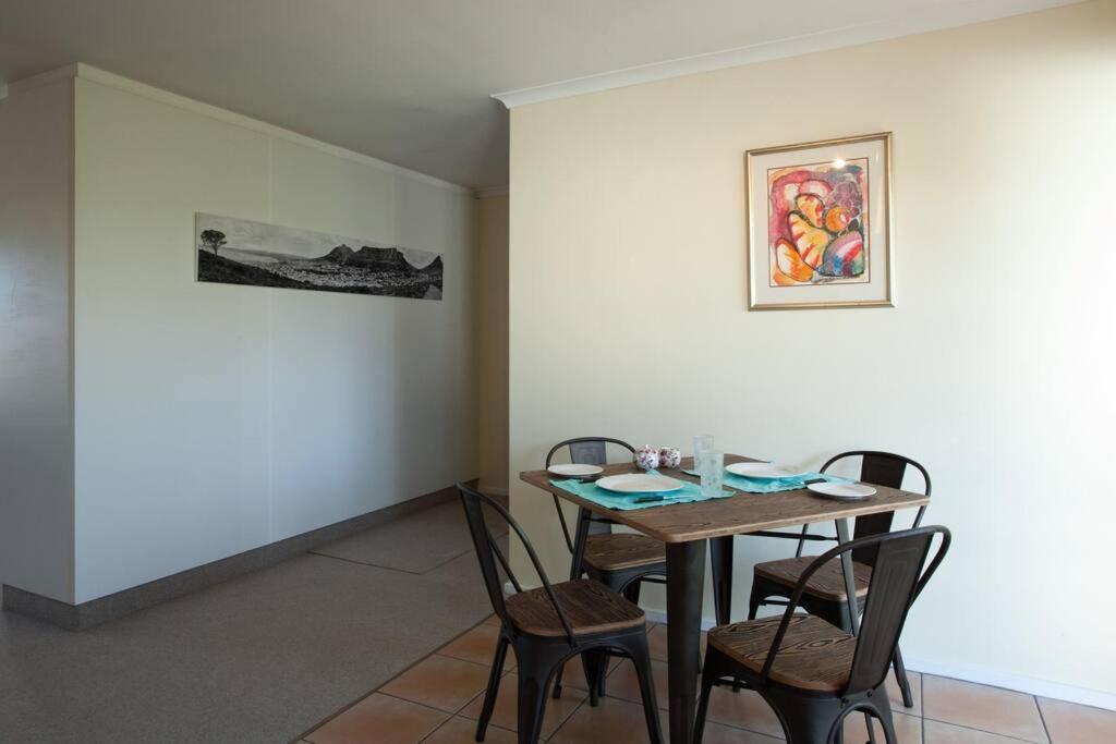 Apartment Luxury Sleeps Up To 3 Adults - Sunset