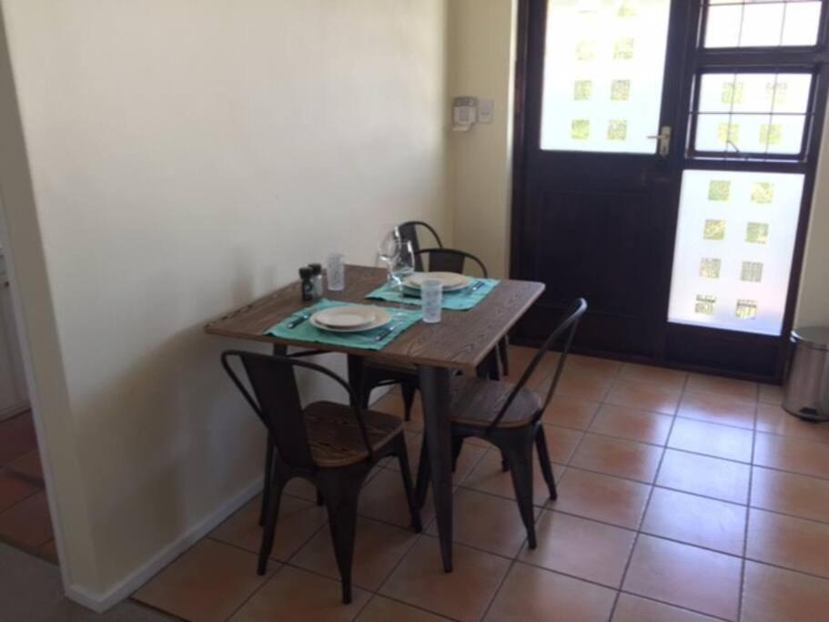 Luxury Sleeps Up To 3 Adults - Sunset * Cape Town