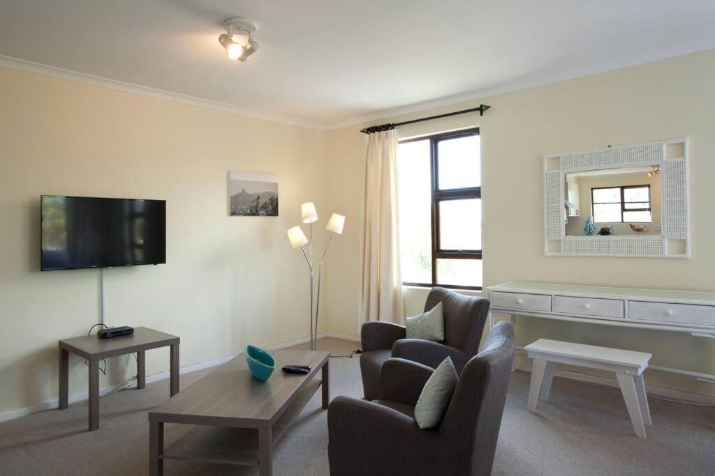 Apartment Luxury Sleeps Up To 3 Adults - Sunset *
